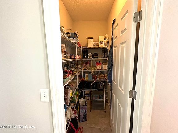 5th image of 7152 Fleur Cove Dr