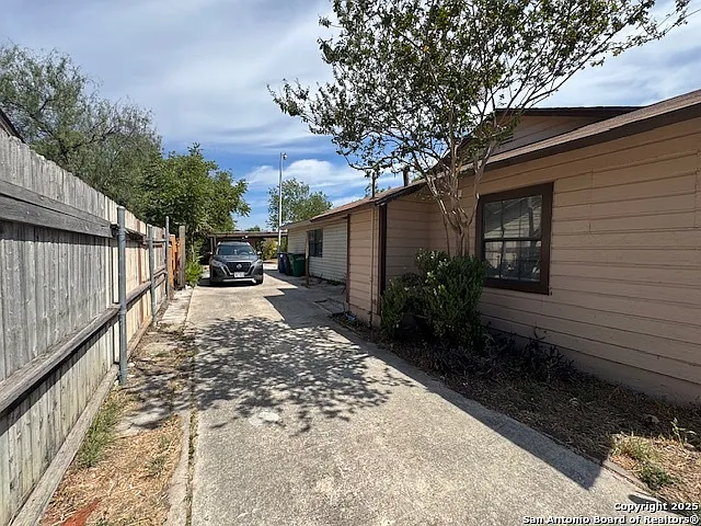 1067 Rayburn Dr — Photo 29