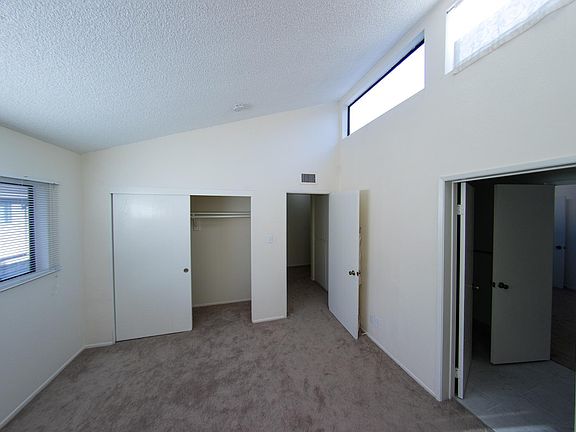 4th image of 624 E Acacia Ave