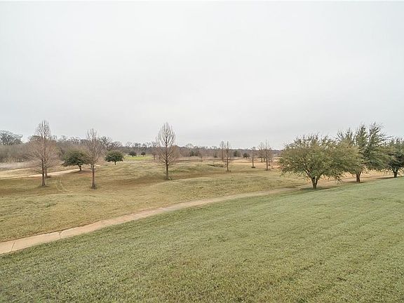 2nd image of 2417 Dog Leg Trl