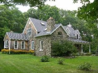 305 Glebe St, Taunton, MA 02780