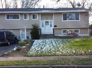 25 Corsa St, Dix Hills, NY 11746