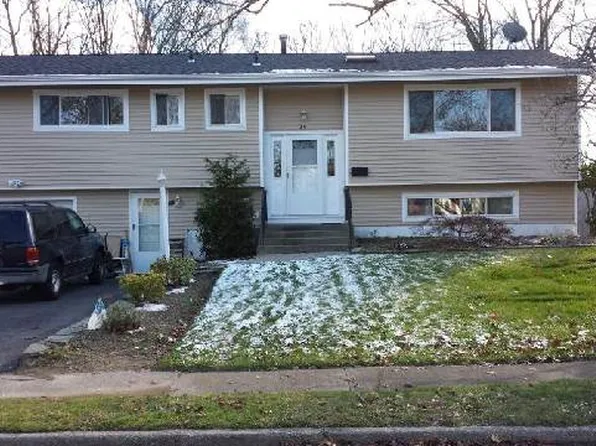 25 Corsa St, Dix Hills, NY 11746