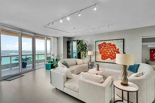 1643 Brickell Ave Photo 1
