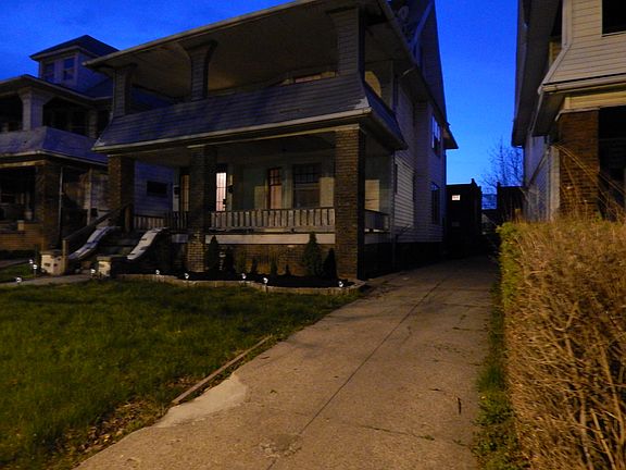 3rd image of 11305 Whitmore Ave