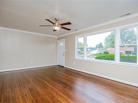 5th image of 404 S Laburnum Ave