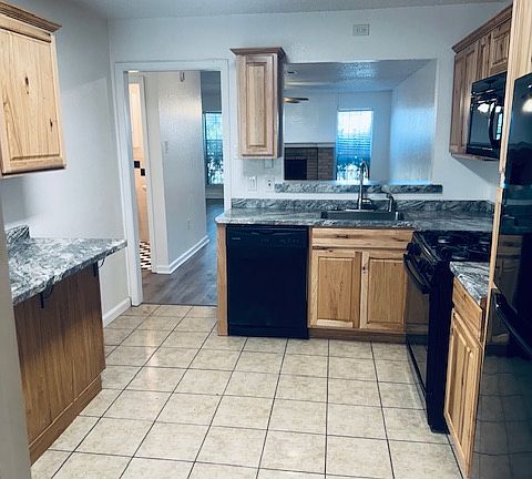 5th image of 2727 La Jolla Ct