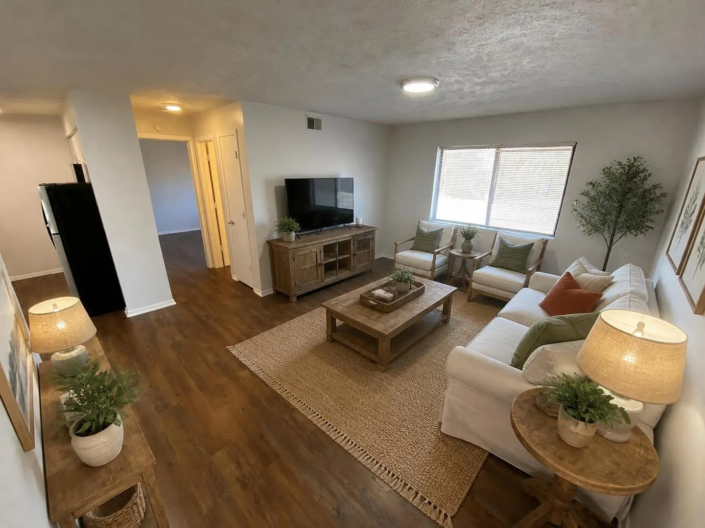 3839 Center Street — Photo 2