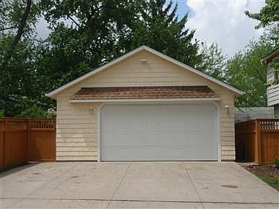 5th image of 8404 Wesley Dr