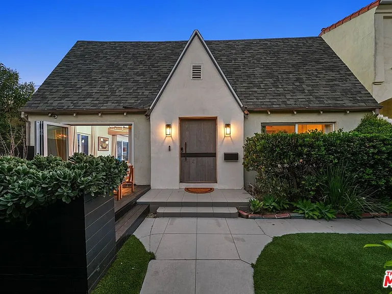 1155 S Rimpau Blvd — Photo 44