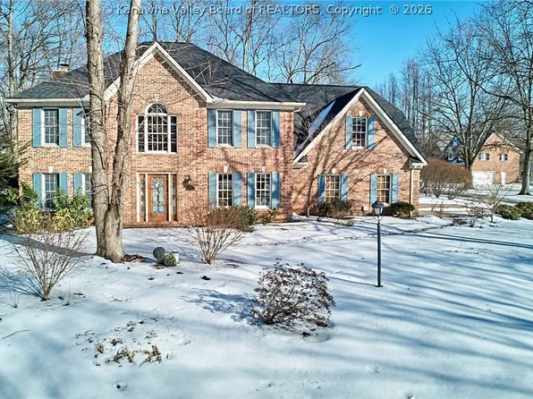 11 Country Club Dr, Hurricane, WV 25526