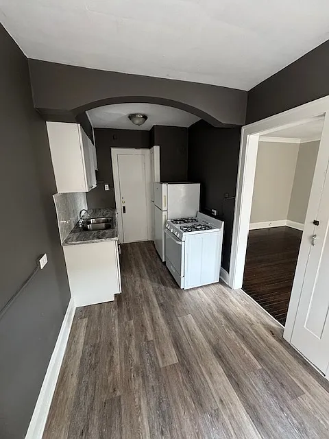 1 bed, 750 sqft, $899 — Photo 2