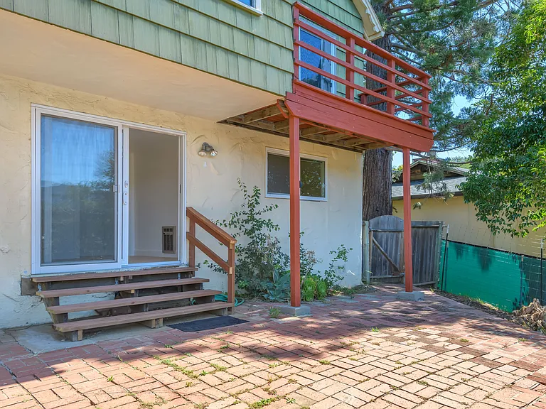 161 Sacramento Ave #1 — Photo 6
