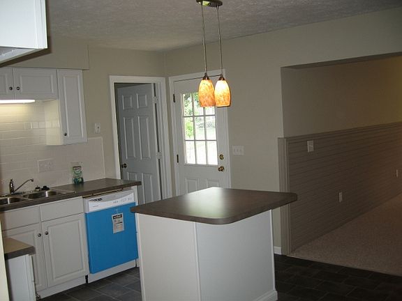 5th image of 619 Bellaire Dr