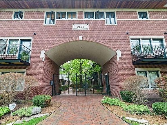 Building Gate