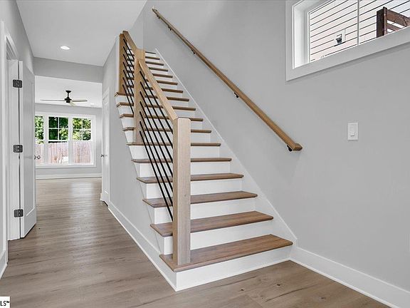 2nd image of 114 Taylor St
