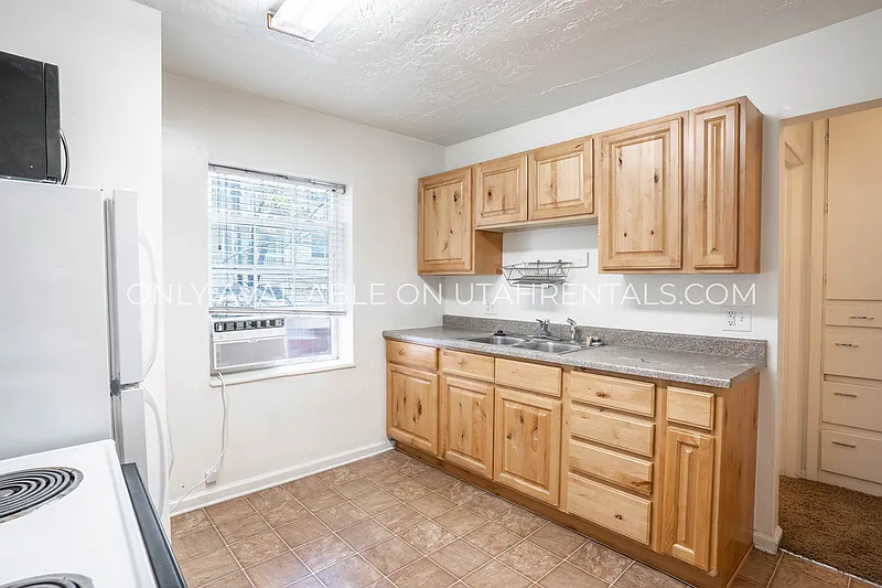 1 bed, 1.0 bath, $1,000 — Photo 1