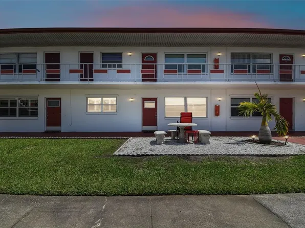 1950 58th Ave N APT 8, Saint Petersburg, FL 33714
