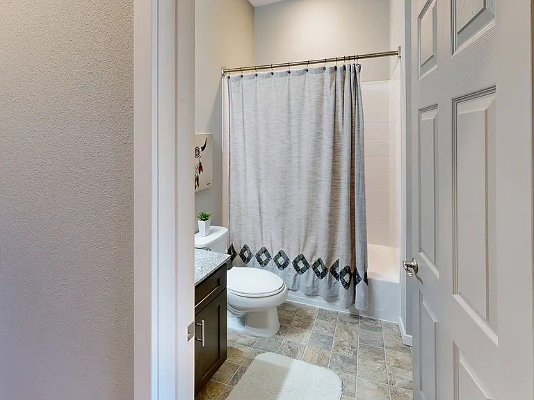 Black Feather Apartment Homes — Photo 11