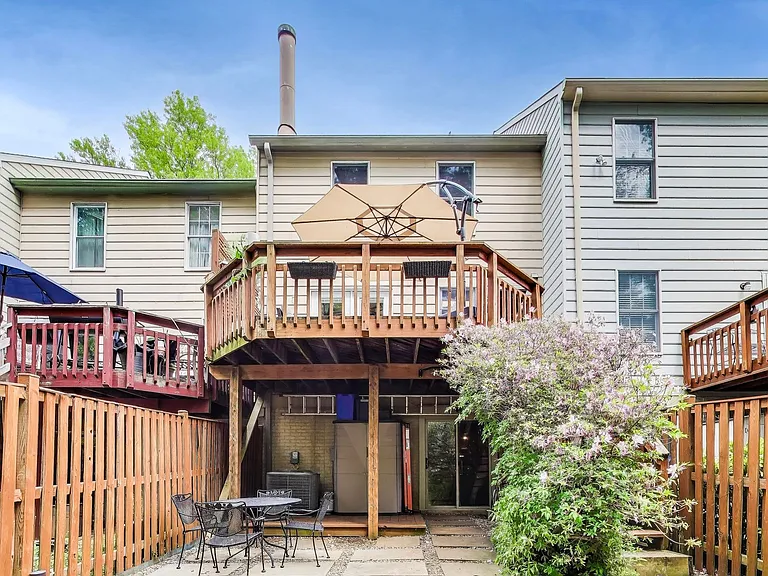 13630 Cedar Creek Ln — Photo 29