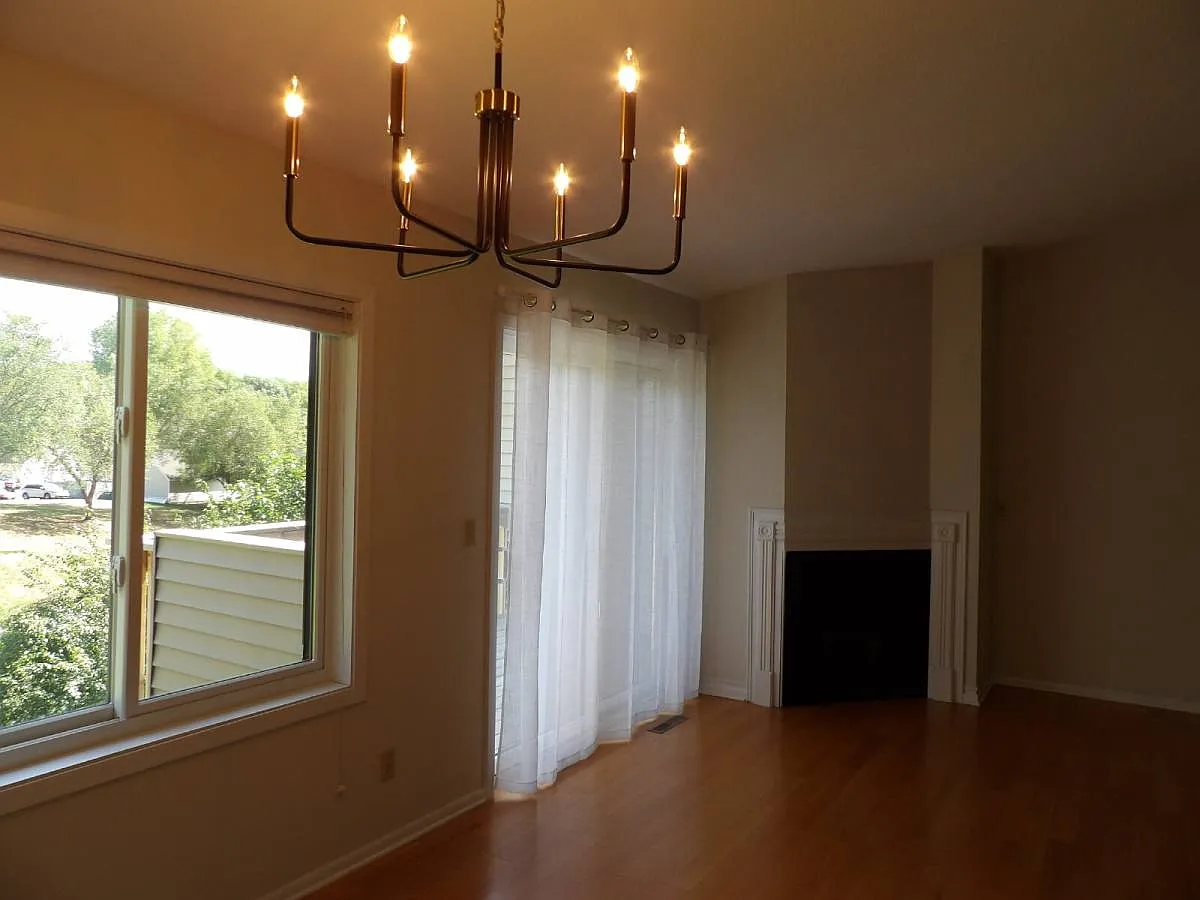 6095 Courtly Alcove Rd E in St. Paul, MN 55125 — Photo 1