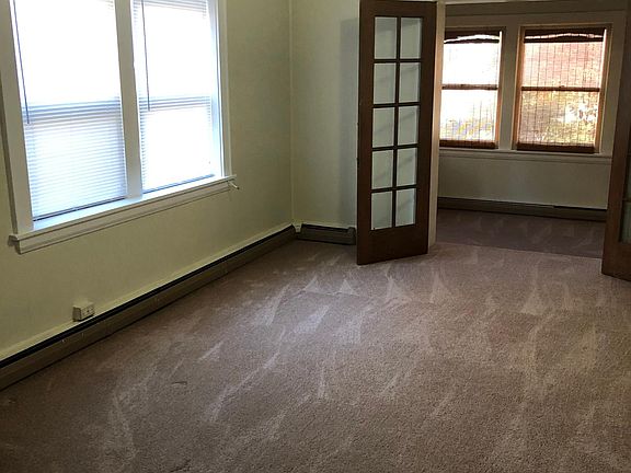 3rd image of 1084 Jefferson Ave APT 2
