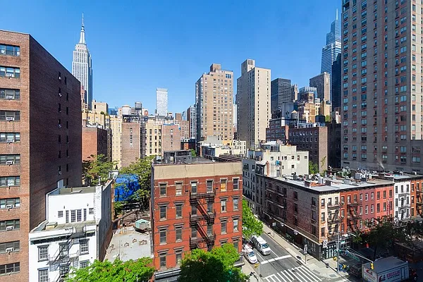 Sold by Manhattan Boutique Real Estate | media 1