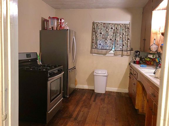 2nd image of 2204 Alabama St