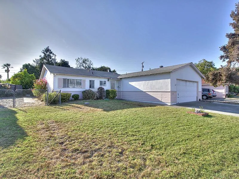 392 Rosemont Dr photo 1