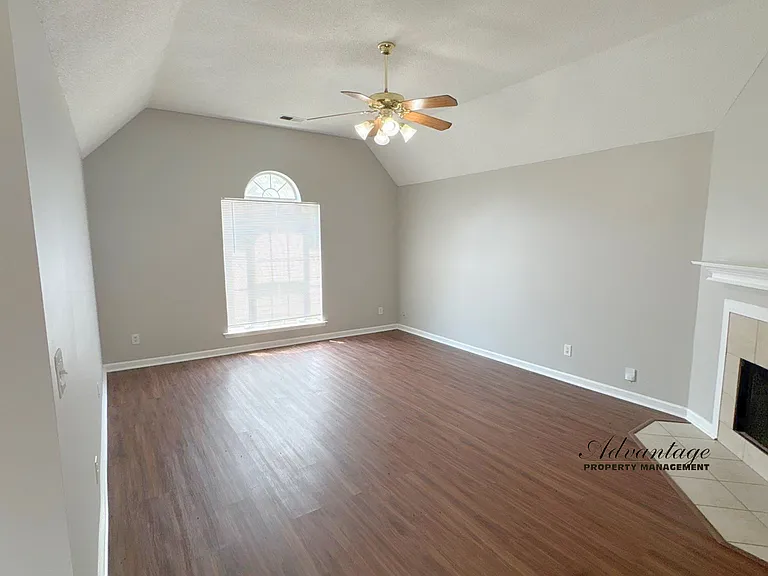 6888 Wrigley Dr — Photo 4