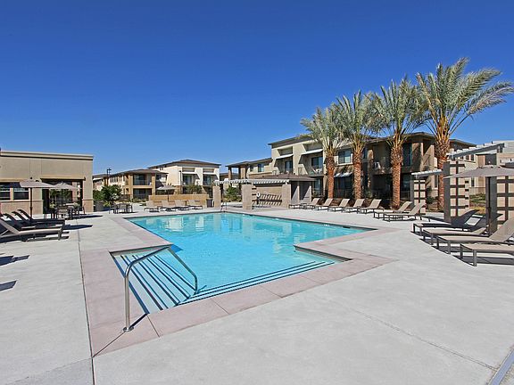 Park Square at Seven Oaks Pool Area