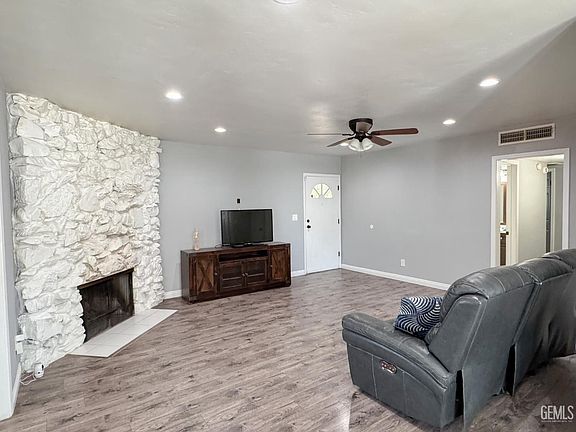 5th image of 1704 Anita Ln