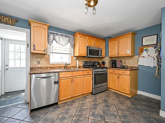 4th image of 5286 73rd St