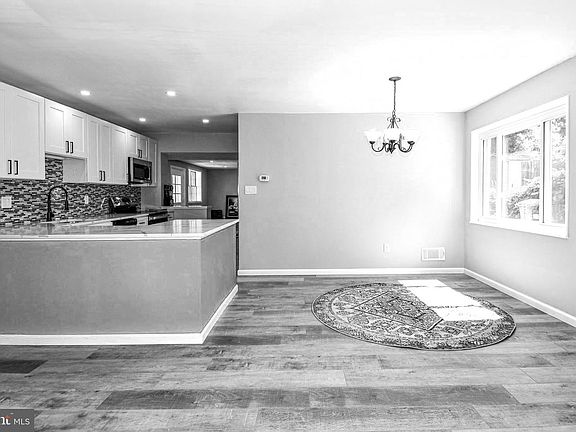 5th image of 1210 Lindsay Rd