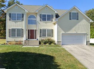 3405 Red Coat Dr, New Windsor, NY 12553