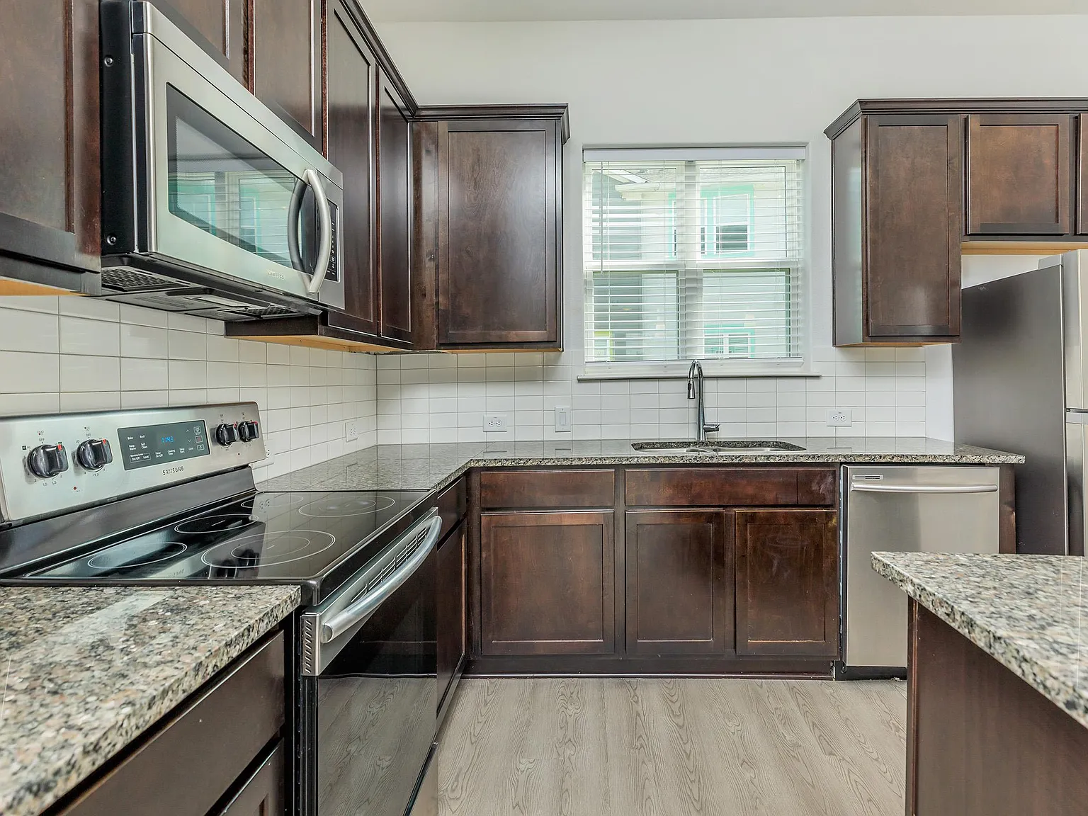 3 bed, 1900 sqft, $1,995 — Photo 1