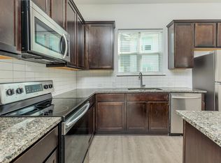 712 Enchantment Trl #712ET, Leander, TX 78641