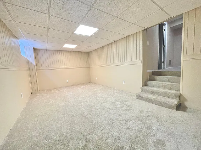 2090 Pilgrim Dr — Photo 37