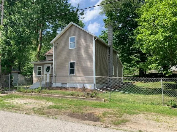 203 W Snyder Rd, Westville, IN 46391