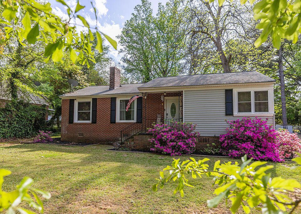 1st image of 823 Sunset Dr