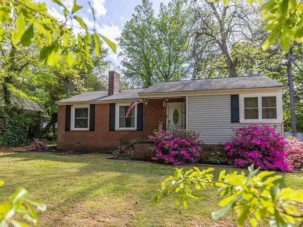 823 Sunset Dr, Greenwood, SC 29646