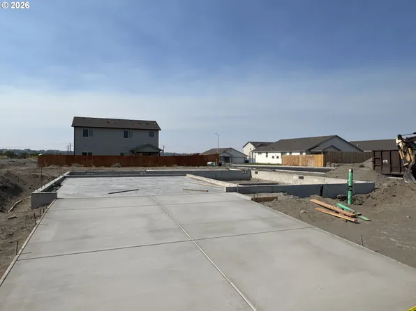 900 E Maple Brook Ave, Hermiston, OR 97838
