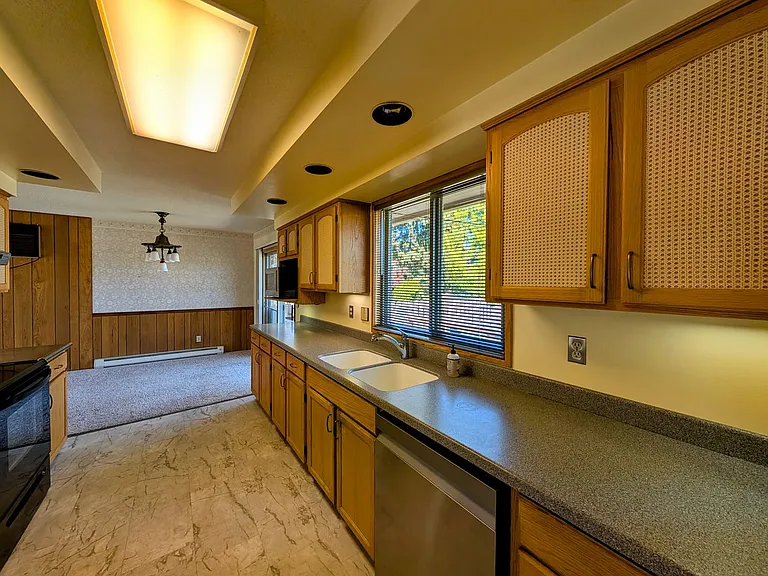 1616 Jefferson St — Photo 13
