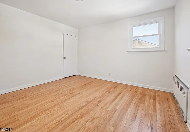 623 Livingston Rd — Photo 13