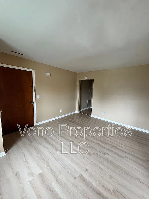 1 bed, 1.0 bath, 650 sqft, $1,000 — Photo 2