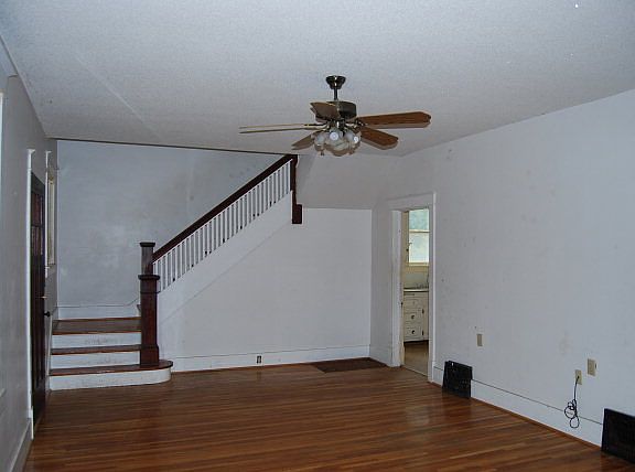 2nd image of 1722 W Main St