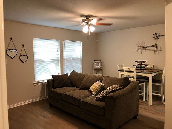 3rd image of 1511 Biggs Cir