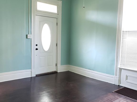 4th image of 207 Blackford Ave