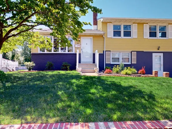 28 Washington Ave, Edgewater Park, NJ 08010