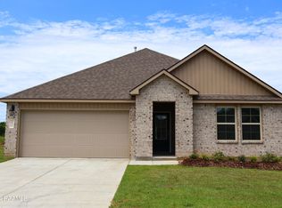 272 Crowne Parc Dr, Opelousas, LA 70570